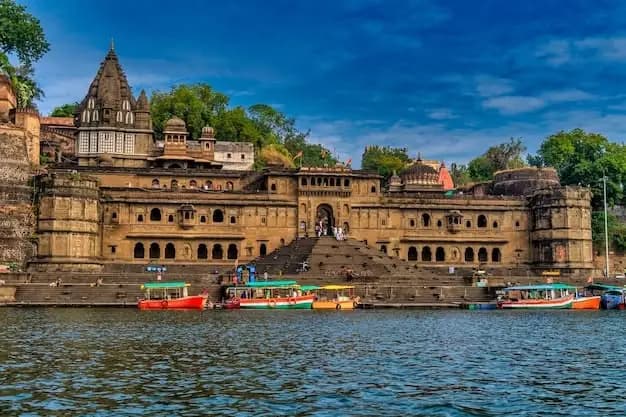 Ujjain - Omkareshwar - Baglamukhi - Indore Yatra